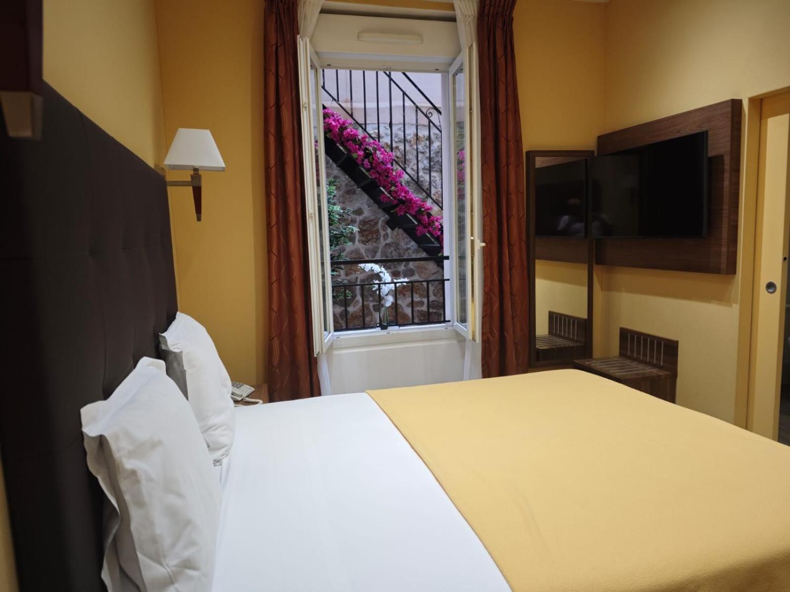 Hotel Capitole Beausoleil Εξωτερικό φωτογραφία